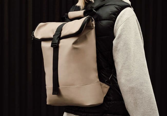 Få en stilfull hverdagssekk fra Vinga og tre bøker gratis